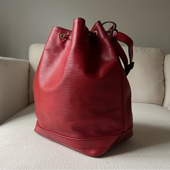 LOUIS VUITTON Epi Noe - Picture 3 of 9